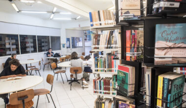 Biblioteca Pública de Santa Catarina premia leitores que mais pegaram livros emprestados em 2025