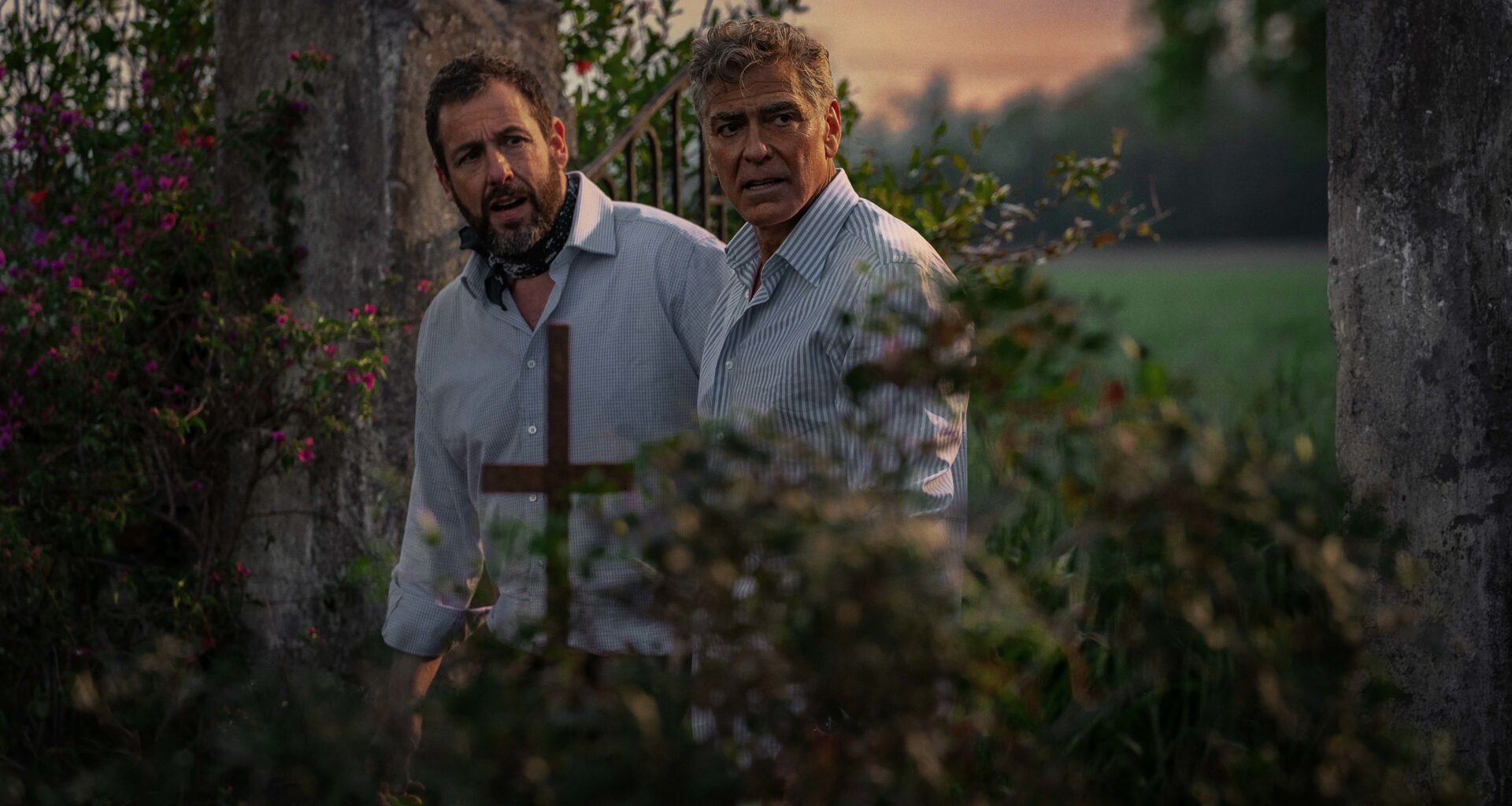 Adam Sandler ajuda George Clooney em crise de identidade