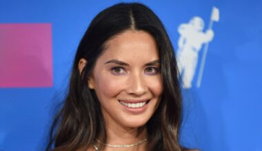Olivia Munn tem um alerta para todas as mulheres: apanhe-o no quintal, na cama é tarde demais