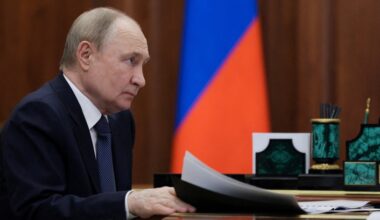 Polónia ameaça prender Putin se sobrevoar espaço aéreo a caminho da Hungria