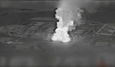 Rússia atacou instalações militares ucranianas e Ucrânia atingiu refinaria de petróleo russa
