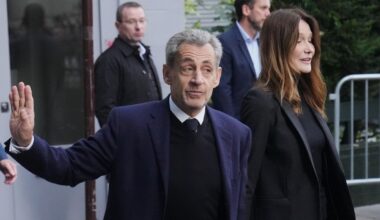 Que livros de forte carga simbólica levou Nicolas Sarkozy para a prisão?