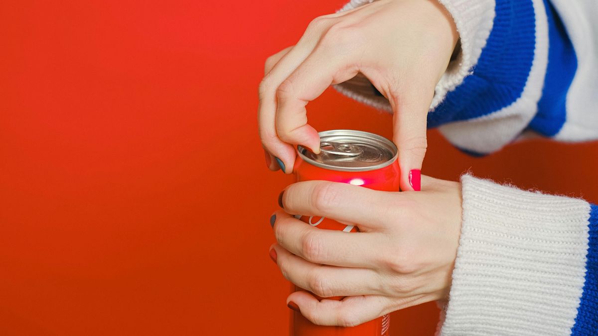 Uma bebida açucarada por dia pode aumentar risco de doença hepática