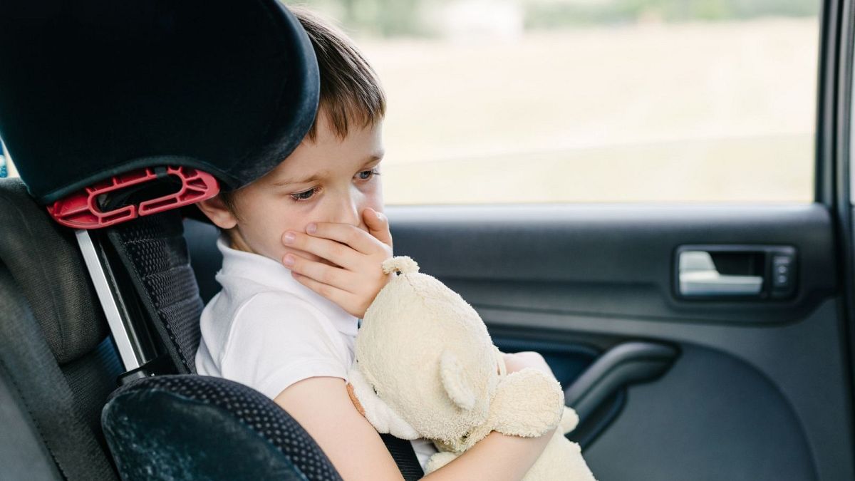 Crianças pequenas têm mais germes do que as mais velhas durante a época das gripes e constipações