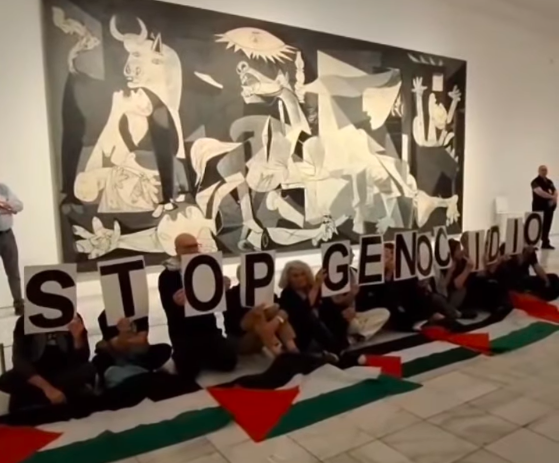 Num museu em Madrid, tinta vermelha num quadro contra "séculos de opressão". Noutro, gritos pela Palestina