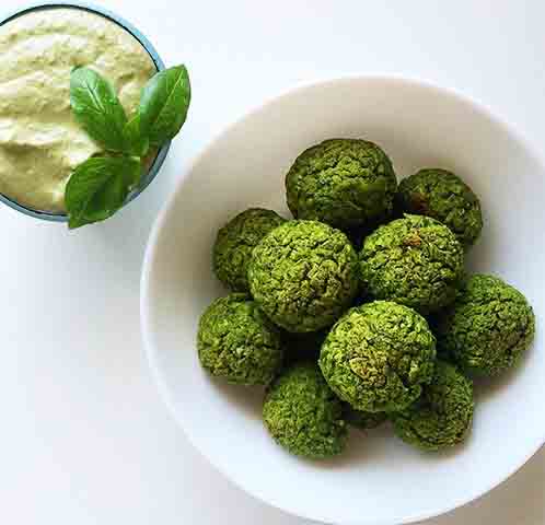 Por fim, outros alimentos ricos em fibras são a semente de abóbora, o pistache, a chia, edamame (soja verde), beterraba, quiabo, amêndoa, ervilha e soja. - Reprodução de Facebook Receita Natureba