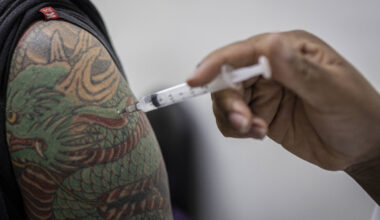 Entenda por que vacinas têm menos efeito em idosos - 29/10/2025 - Equilíbrio e Saúde