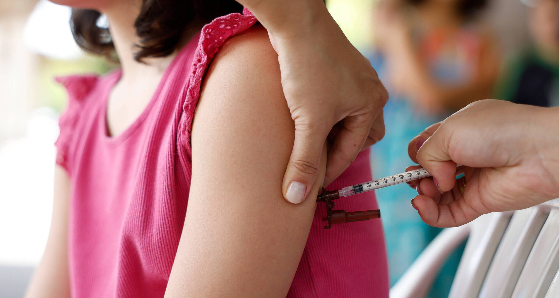 SUS lança campanha de vacinação de crianças e adolescentes - 01/10/2025 - Equilíbrio e Saúde