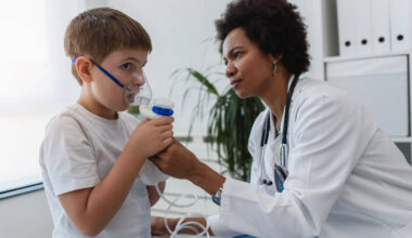 Sociedade de Pediatria muda definição de febre em crianças - 20/10/2025 - Equilíbrio e Saúde