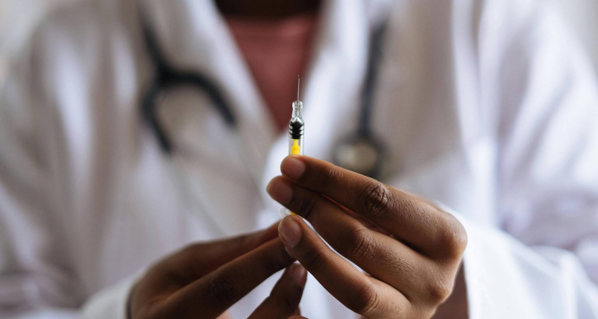 Novo tratamento para câncer de cabeça e pescoço avança - 21/10/2025 - Equilíbrio e Saúde