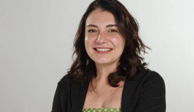 Renata Piza lança livro de anti-ajuda sobre luto do marido - 16/10/2025 - Ilustrada