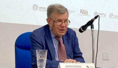 Roger Chartier: IA é a segunda revolução na leitura - 18/10/2025 - Ilustrada