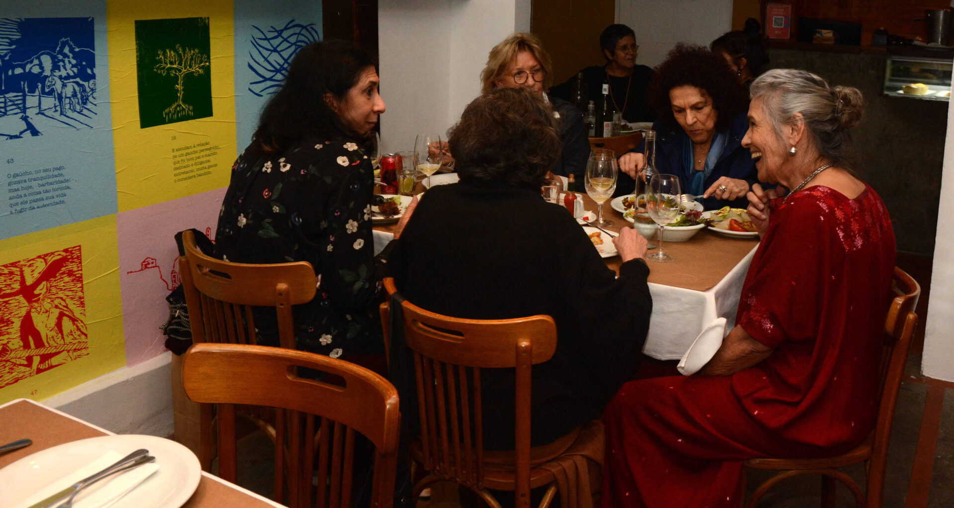 Martín Fierro celebra 45 anos com jornal e menu especial - 20/10/2025 - Mônica Bergamo