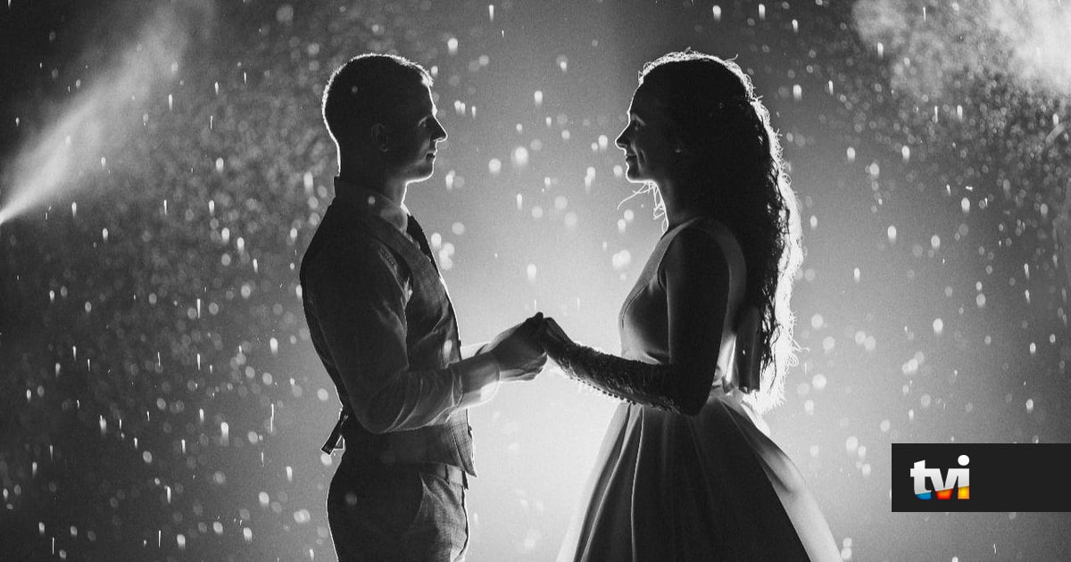 Noivo morre de forma súbita durante a primeira dança com a noiva no casamento. Vídeo mostra o momento - Dois às 10