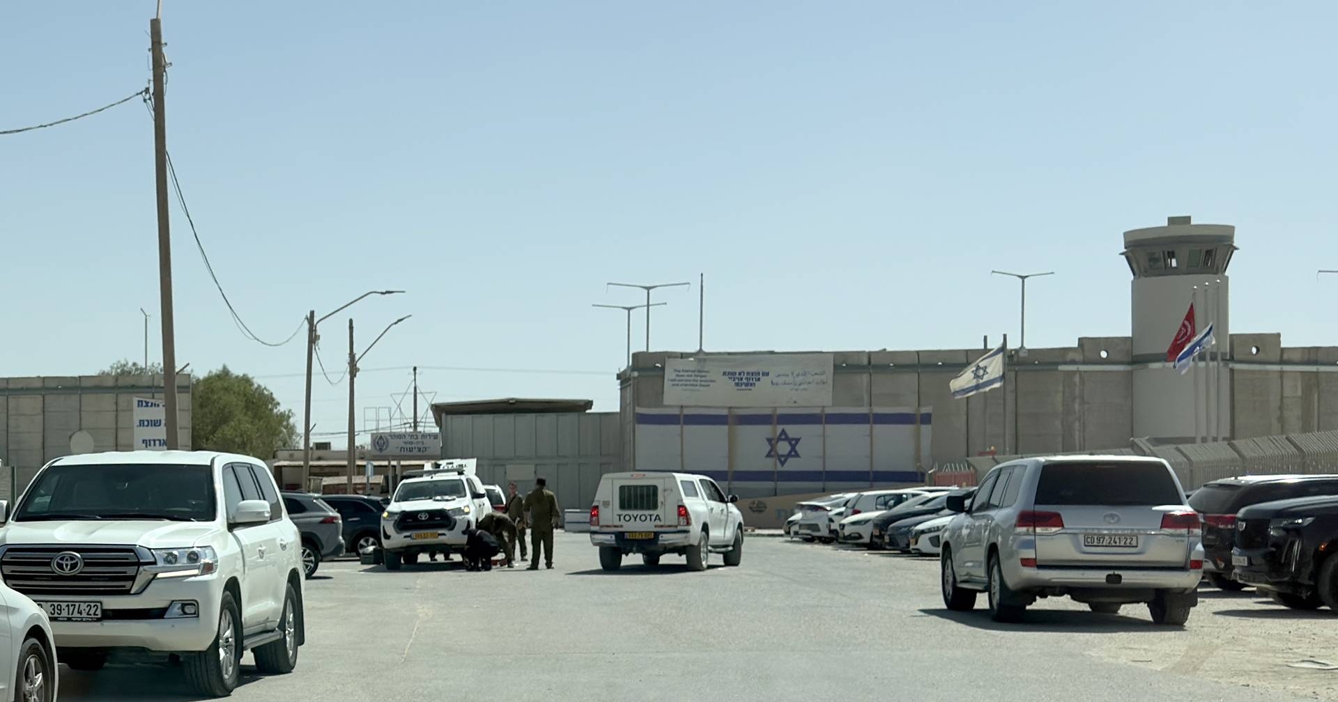 “Camisolas de terroristas, condições de terroristas”: de visita à prisão, ministro israelita opõe-se à deportação imediata dos ativistas