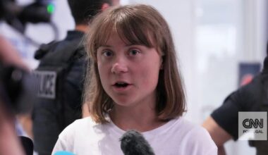 Greta Thunberg diz estar a sofrer "maus-tratos" por parte de Israel numa cela "infestada de percevejos"