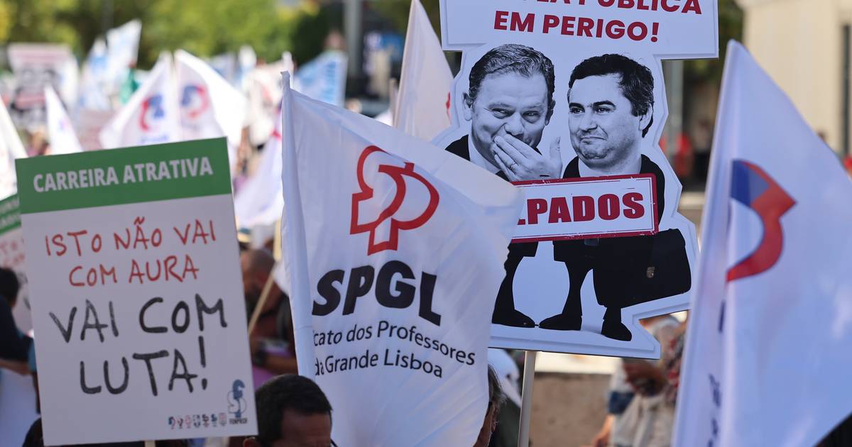 Professores em manifestação em Lisboa para reclamar valorização urgente da carreira