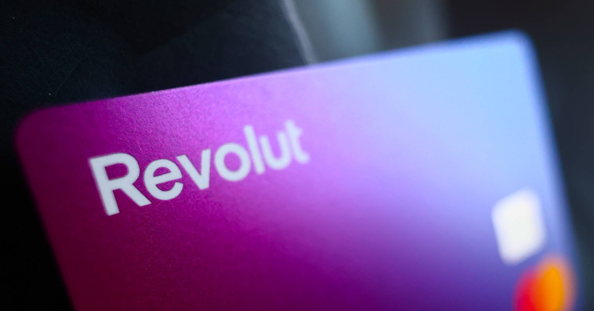 Revolut soma dois milhões de clientes em Portugal e abre acesso ao Multibanco