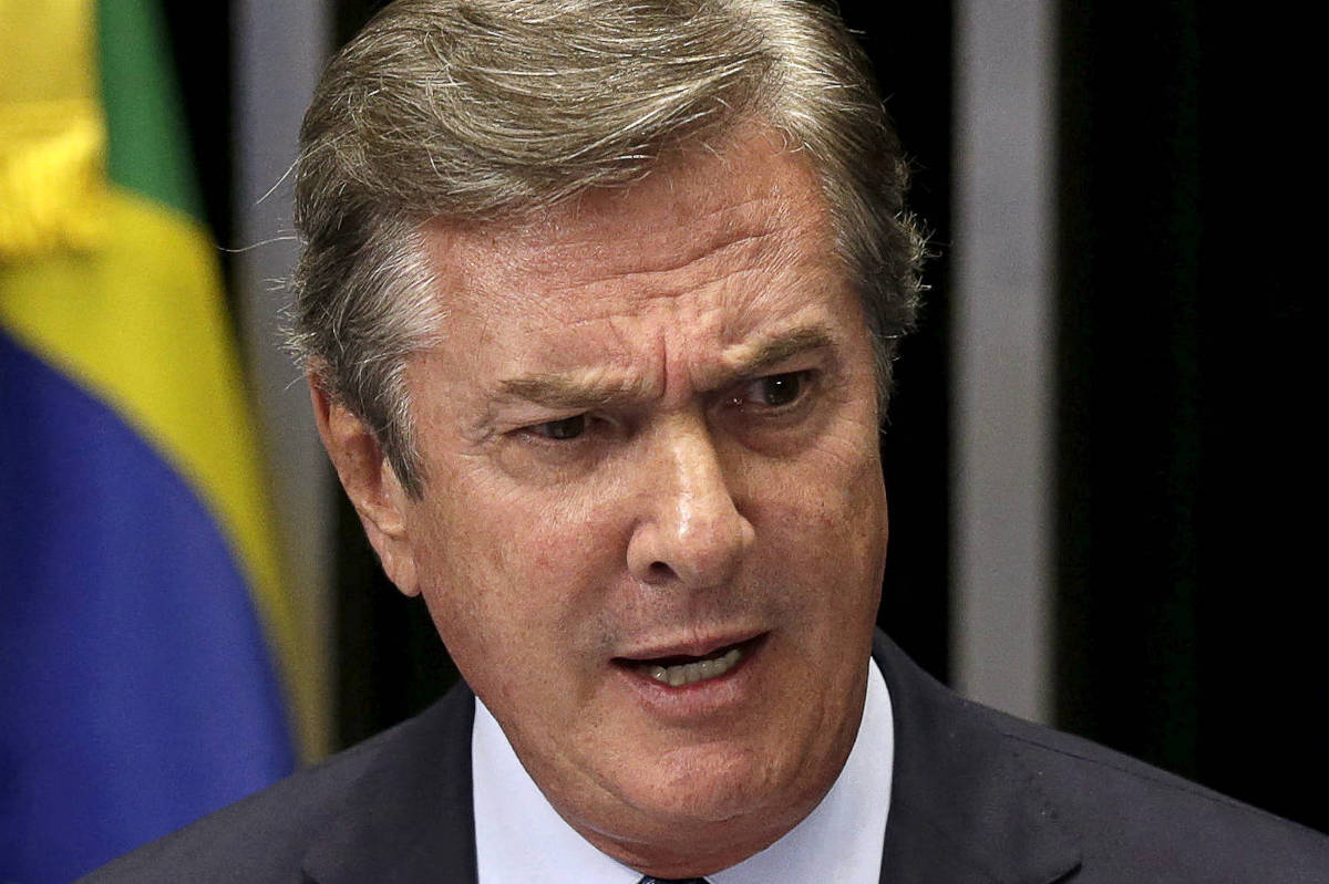 TV de Collor desiste de voltar à Globo e fecha com a Band - 11/10/2025 - Outro Canal