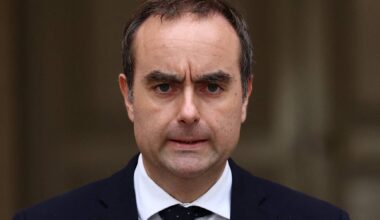 Primeiro-ministro francês demite-se: no momento da saída, acusa partidos de falta de flexibilidade