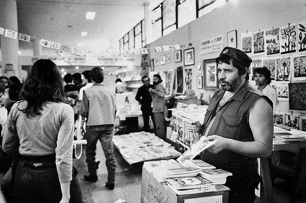 Comprei um livro das mãos de Plínio Marcos - 09/10/2025 - Andanças na metrópole