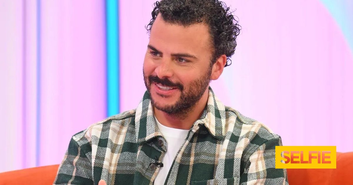 João Ricardo deixa piropo a ex-concorrente de "Secret Story": "Gata"