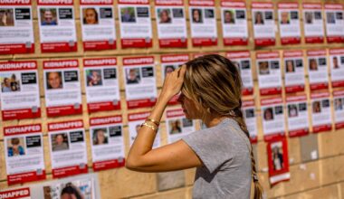 Dois anos após o 7 de Outubro, que reféns continuam nas mãos do Hamas? Os nomes, as condições de cativeiro e a esperança na libertação