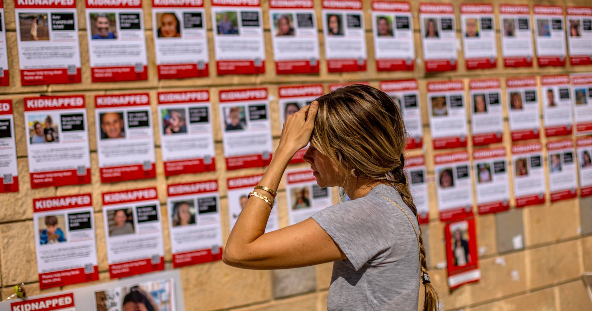 Dois anos após o 7 de Outubro, que reféns continuam nas mãos do Hamas? Os nomes, as condições de cativeiro e a esperança na libertação