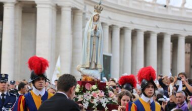 Imagem de Nossa Senhora de Fátima parte na sexta-feira de Portugal ao encontro do Papa