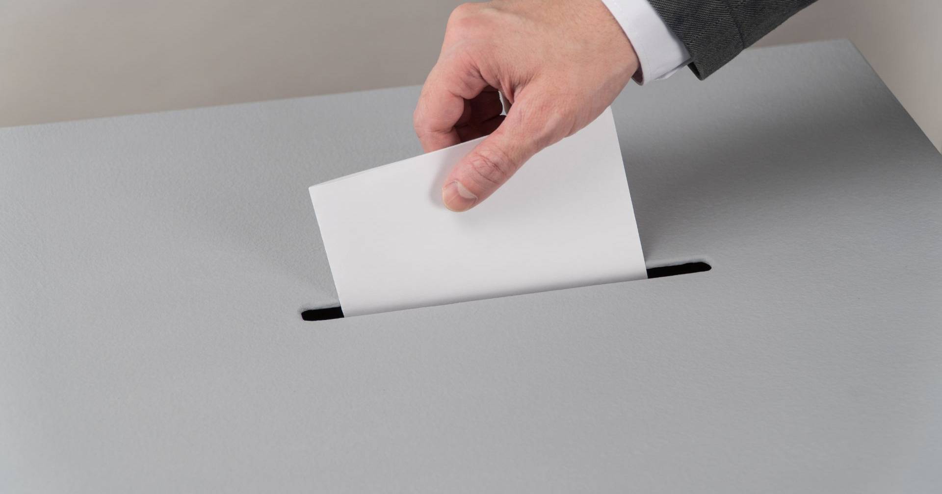 Autárquicas: O que é um vereador? Para que serve a Assembleia Municipal? Campanha do Cartão Jovem diz o que está em causa nestas eleições