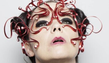“A minha amiga de infância, Magga Stina, foi raptada pelo exército de Israel”: o apelo de Björk
