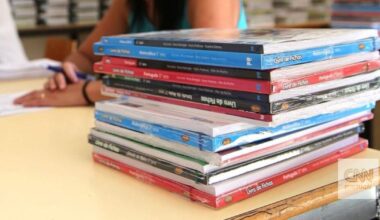 Alunos do 3.º ciclo e secundário isentos de devolver logo todos os manuais