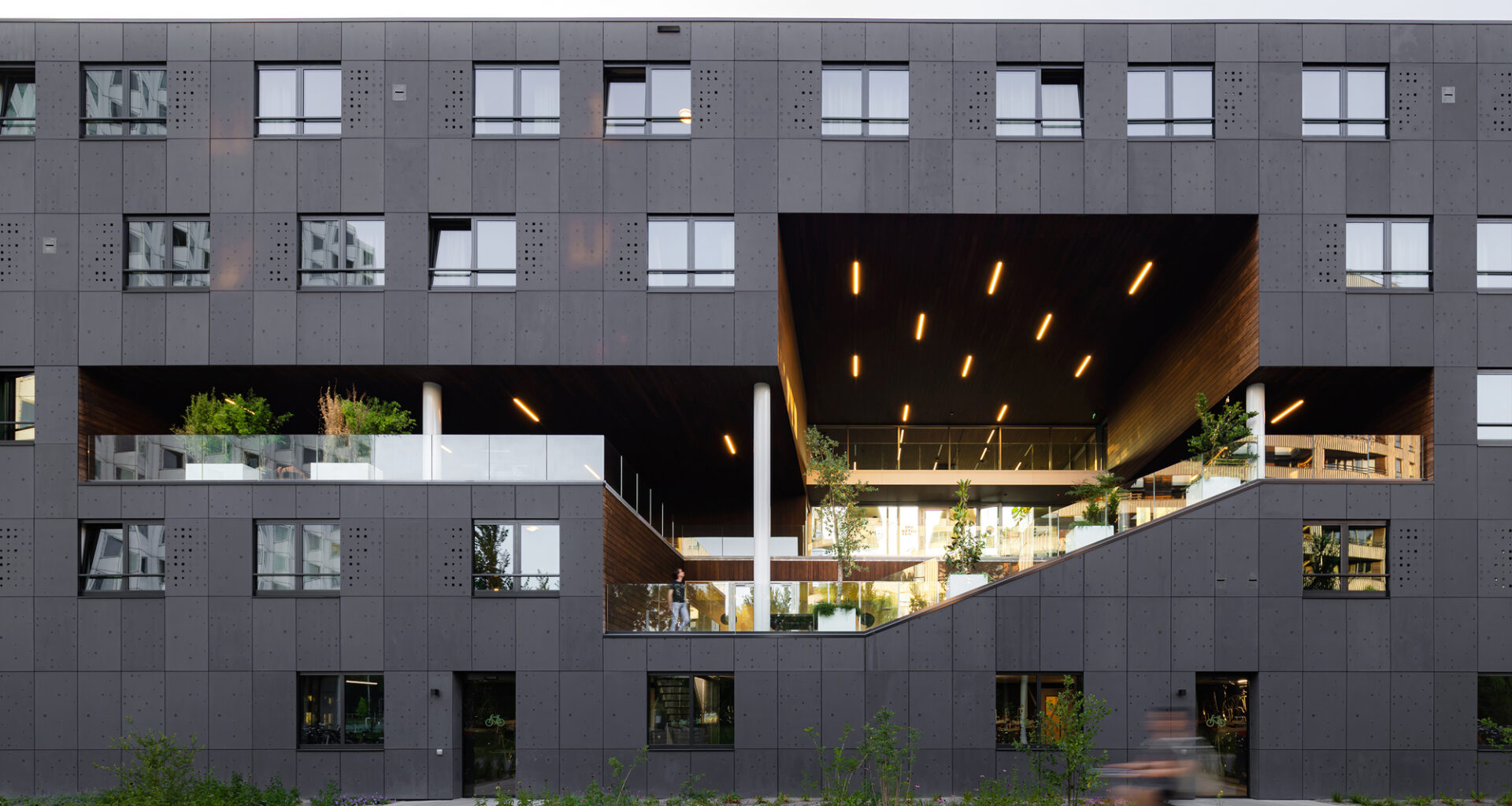 Suíte 9 no Campus da Universidade de Tecnologia de Delft / Studioninedots