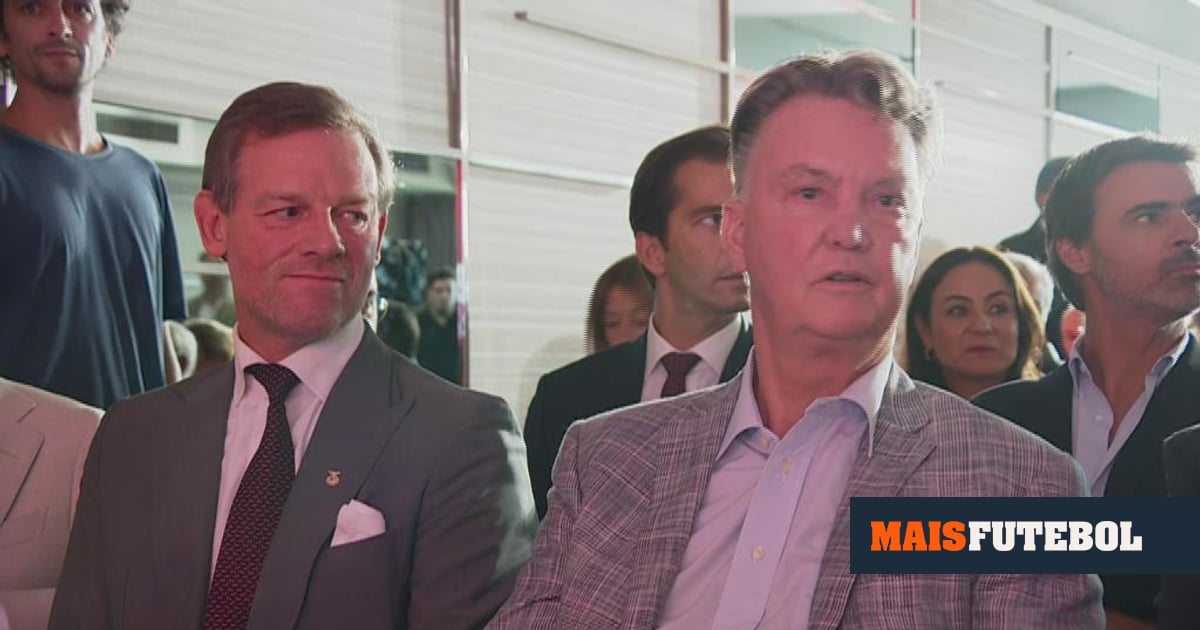VÍDEO: Van Gaal entra na campanha eleitoral do Benfica ao lado de Martim Mayer