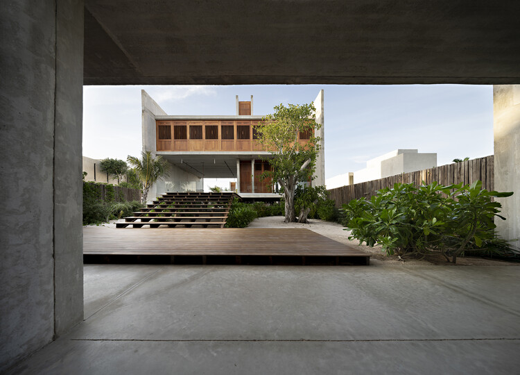 Casa Hueca / Boyancé Arquitectura + Edificación + Muñoz Arquitectos + Augusto Quijano Arquitectos - Fotografia de Exterior