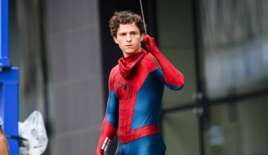 Tom Holland está de volta às filmagens de Homem Aranha