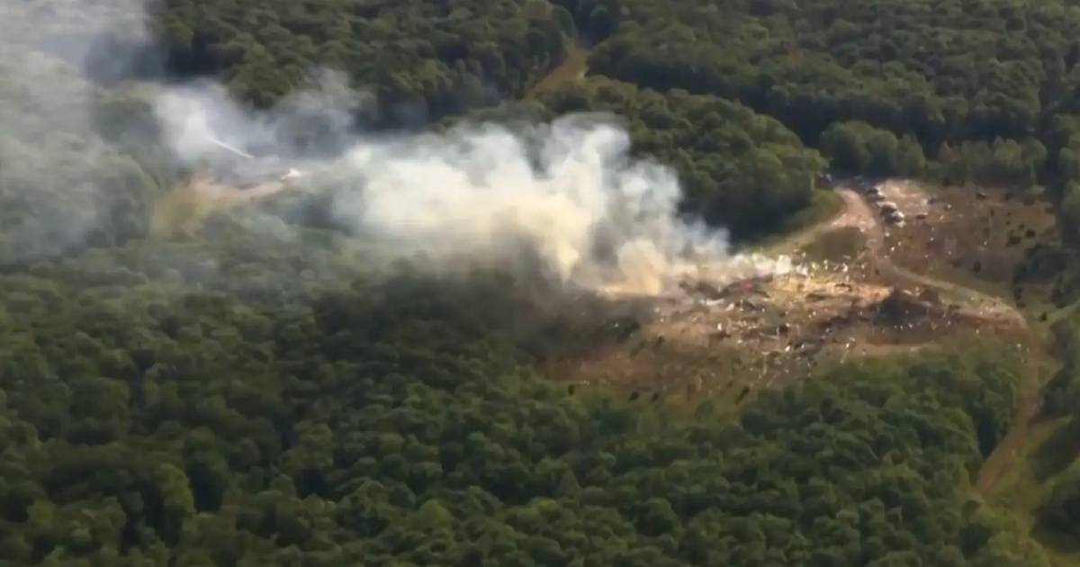 Forte explosão em fábrica de explosivos militares deixa vítimas e alarma moradores em área rural do Tennessee