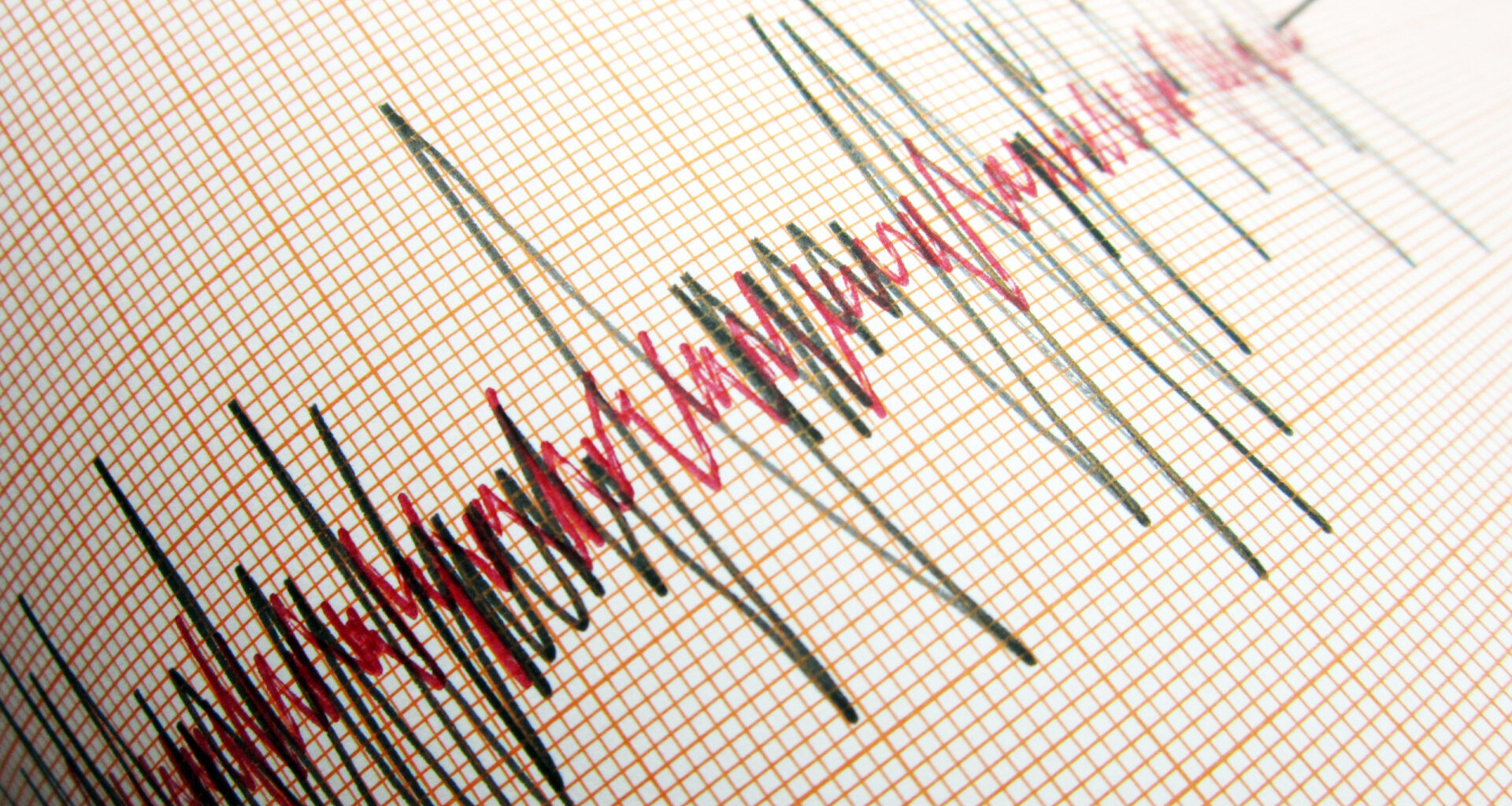 Sismo de magnitude 7,8 atinge região entre a América do Sul e Antártida