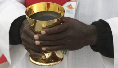 Igreja do Quénia substitui vinho usado nas missas, depois de o anterior se tornar um sucesso nos bares