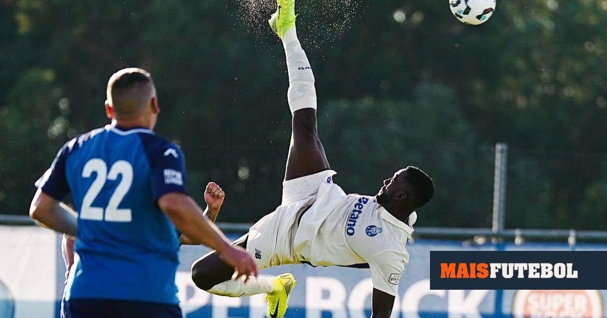 FC Porto Vintage goleia eslovacos com «poker» e bicicleta de Jackson Martínez