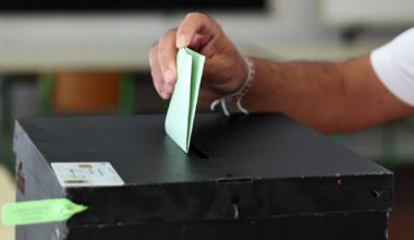 Afluência às urnas rondava os 21,72% pelas 12h00