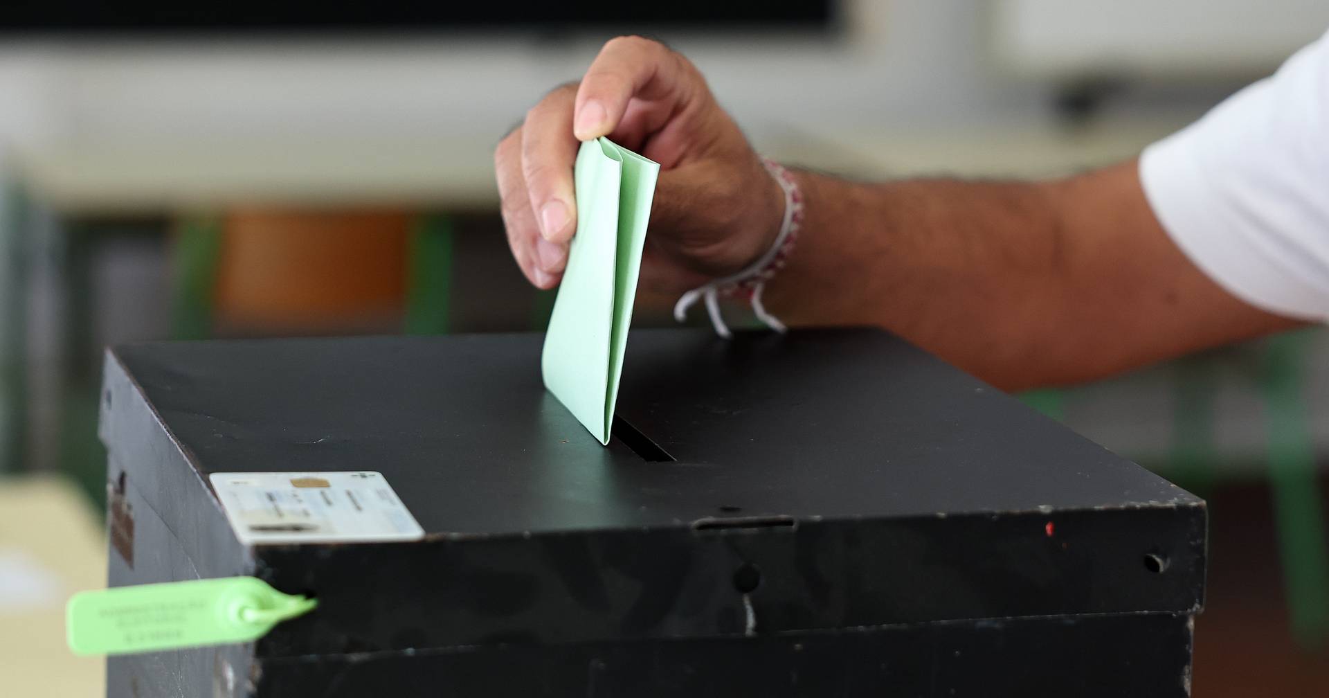 Afluência às urnas rondava os 21,72% pelas 12h00