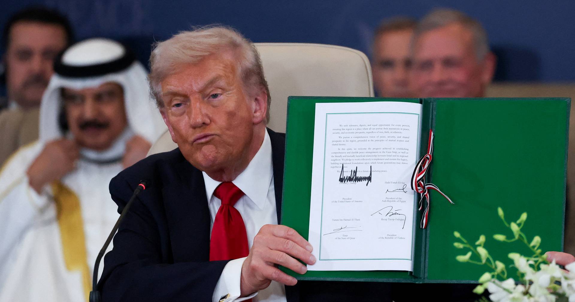 Trump assina acordo para Gaza sem a presença de representantes do Hamas e de Israel: abre-se uma nova era no Médio Oriente ou é uma ilusão?