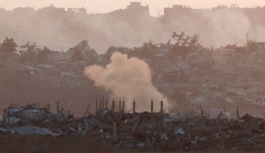 Israel ataca "suspeitos" de "violação de cessar-fogo" em Gaza: quatro pessoas terão morrido