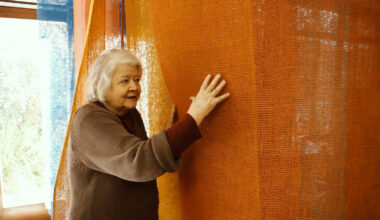 Documentário mostra inquietude da artista Amelia Toledo - 26/10/2025 - Ilustrada