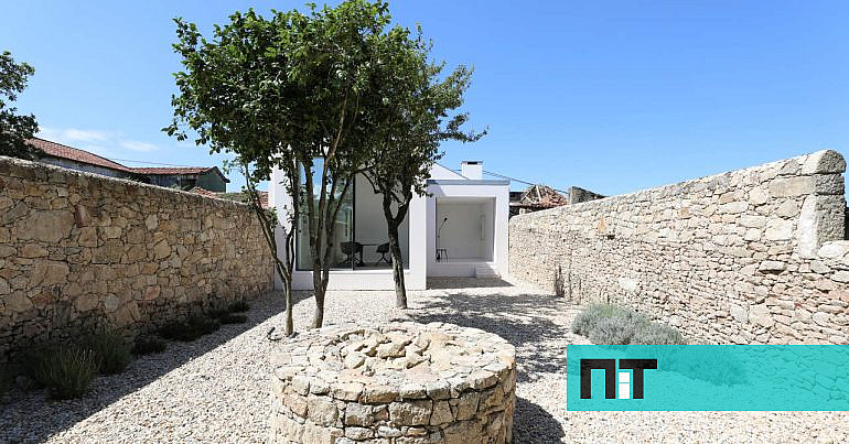 Este arquiteto português transformou a casa dos avós num atelier premiado “com memória” — NiT