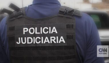 Filho mata a mãe no Barreiro e barrica-se em casa