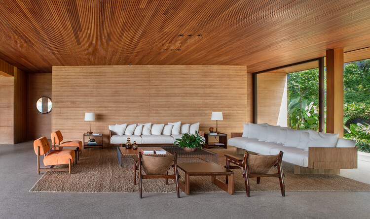 Casa Taipa / Studio [+] Valéria Gontijo - Fotografia de Interiores, Sala de Jantar, Madeira, Mesa, Sofá, Cadeira