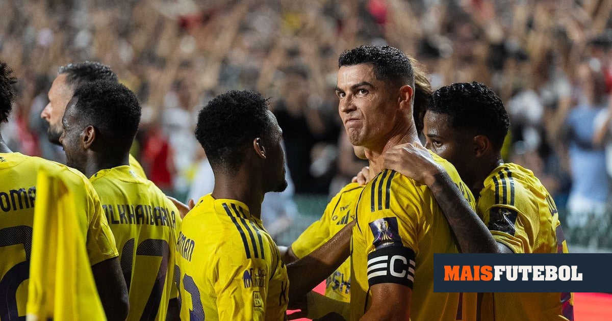 Ronaldo continua no topo: os futebolistas mais bem pagos do Mundo