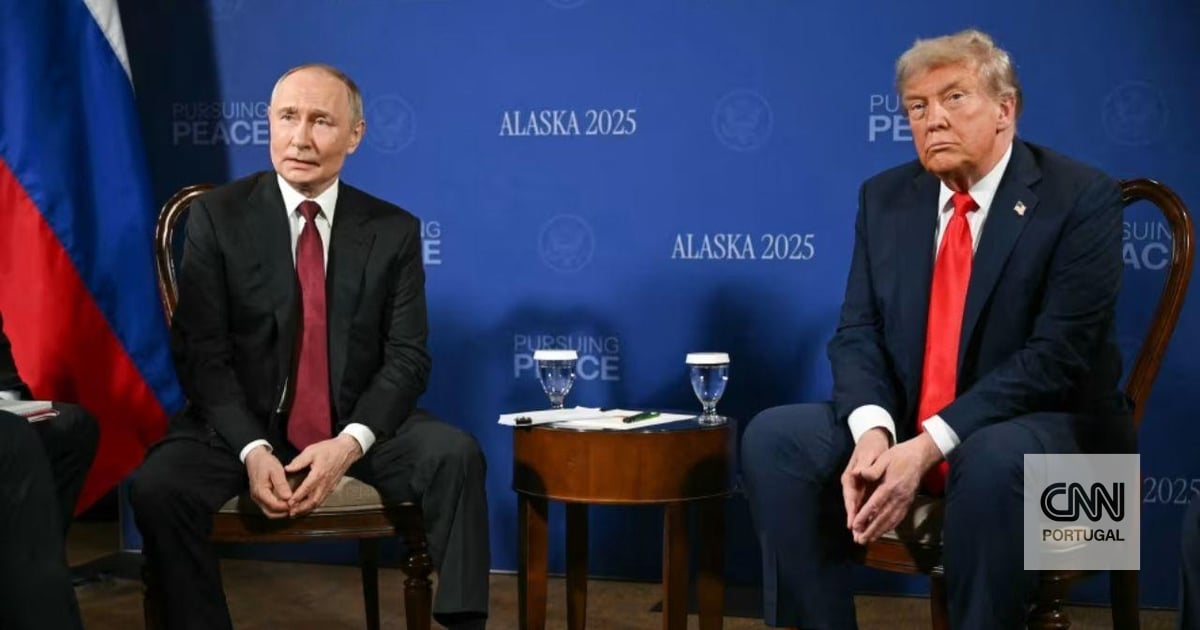 Trump mudou de ideias sobre o apoio aos ataques da Ucrânia a alvos russos logo após a cimeira com Putin no Alasca